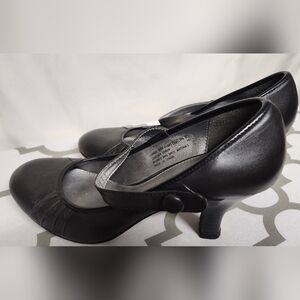 Apostrophe Size 9 Black Heals